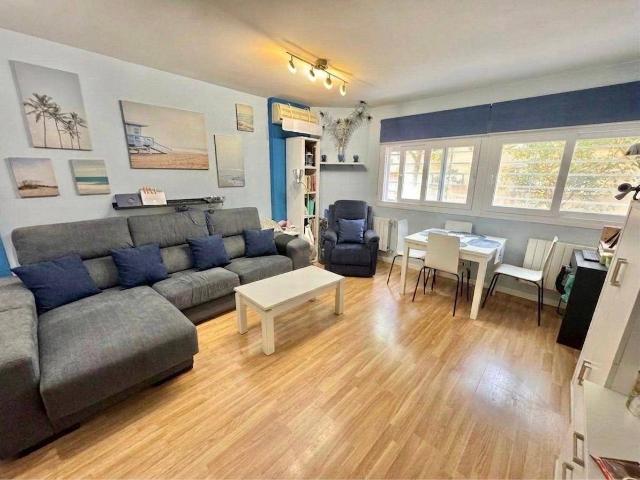Piso en Venta en Palomeras Bajas