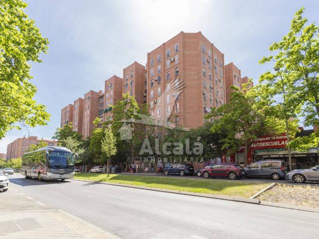 Piso en Venta en Palomeras Sureste