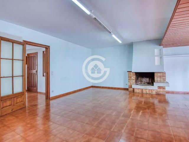 Piso en venta en Palafrugell, Centre Costa Brava. AMPLIO PISO EN EL CENTRO DE PALAFRUGELL CON VISTAS A PLAÇA NOVA. Pisos.