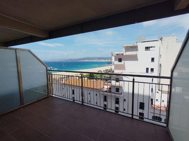 Piso en venta en Palamós, de 55 m² 2 habitaciones por 315.000