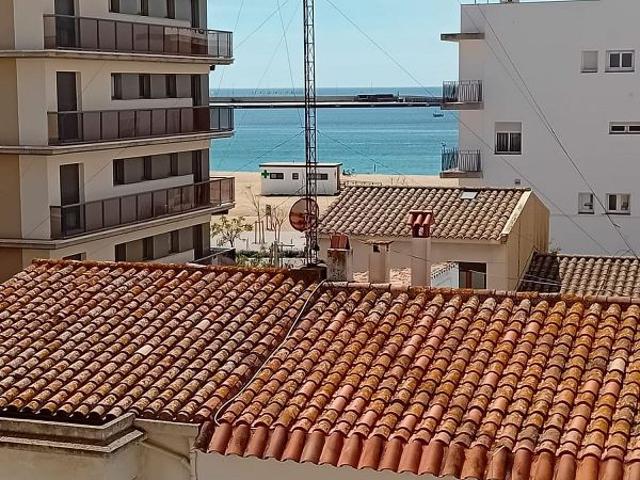 Piso en venta en Palamós, de 76 m² 2 habitaciones por 300.000