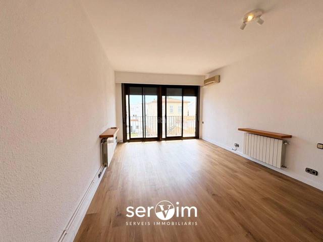 Piso en venta en Palamós, El Pedró Costa Brava. Piso reformado con ascensor y vistas en el Pedró de Palamós. Pisos.
