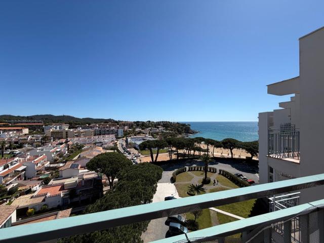Piso en venta en Palamós, La Fosca Cala Margarida Costa Brava. Ático con gran terraza y vistas abiertas en La Fosca, Palamós. Pisos.