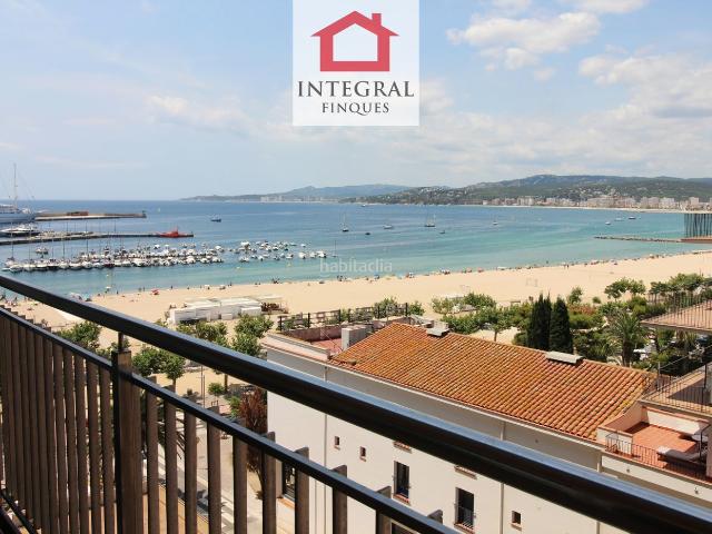 Piso en venta en Palamós, Platja Gran Costa Brava. APARTAMENTO EN PRIMERA LÍNEA CON VISTA MAR. Pisos.