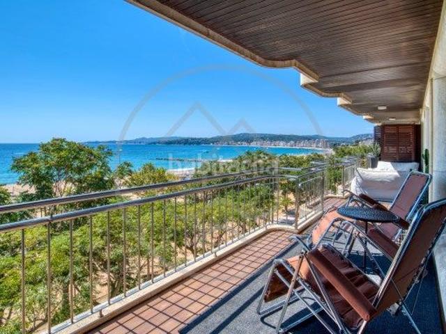 Piso en venta en Palamós, Platja Gran Costa Brava. Excelente primera línea en Palamós. Pisos.
