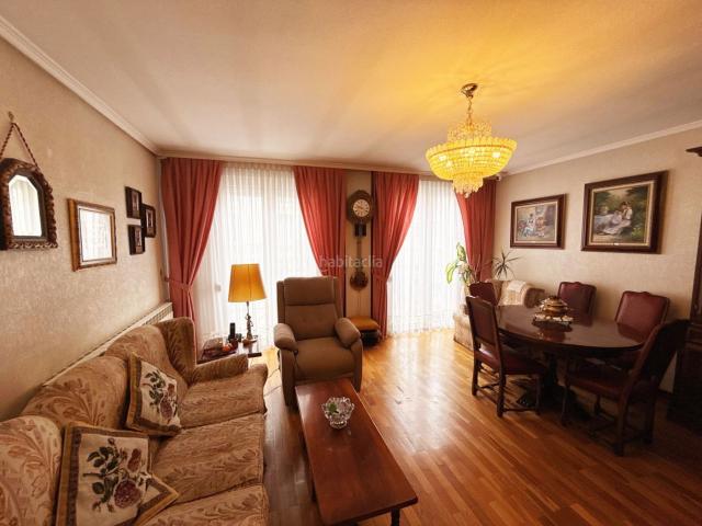 Piso en venta en Palencia, Centro. Piso en venta en C Mayor Principal, 3 dormitorios. Pisos.