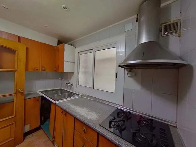 Piso en venta en Pallejà, de 74 m² 2 habitaciones por 165.000