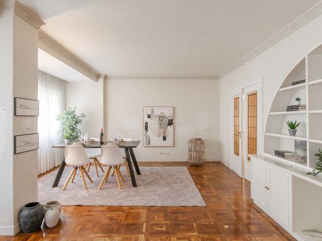 Piso en venta en Pamplona Iruña, Iturrama. GRAN PISO EN ITURRAMA. 5 habitaciones, 2 grandes baños, salón, 2 terrazas, garaje. Junto a universidad. Ideal INVERSORES. Pisos Pamplona.
