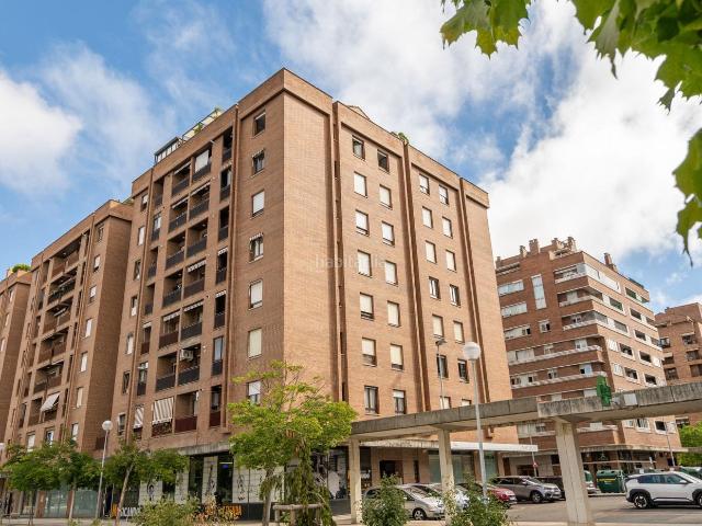 Piso en venta en Pamplona Iruña, Mendebaldea Ermitagaña. Mendebaldea donde la ubicación perfecta se convierte en hogar. Pisos Pamplona.