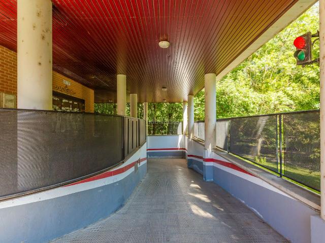 Piso en venta en Pamplona Iruña, San Jorge. Se vende piso en San Jorge todo exterior de 3 habitaciones y 2 baños con garaje. Pisos Pamplona.