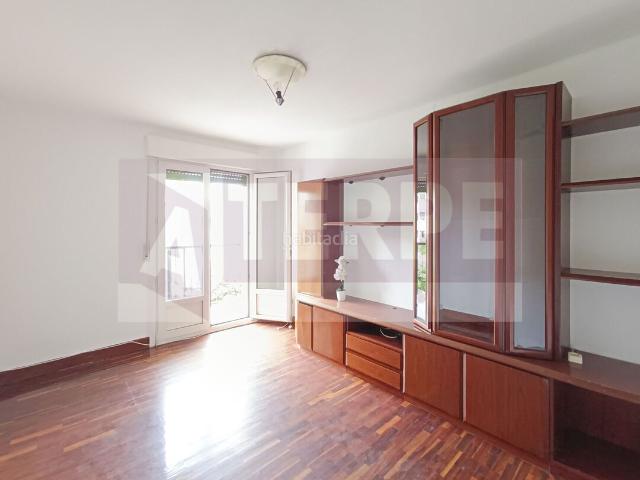 Piso en venta en Pasaia. PASAIDONIBANE. VIVIENDA CON BALCÓN AL SUR, VISTAS DESPEJADAS Y 2 DORMITORIOS. TRASTERO EN LA MISMA PLANTA. Pisos.