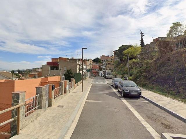 Piso en venta en pasaje Barberà, Montcada i Reixac, de 64 m² 3 habitaciones por 100.000