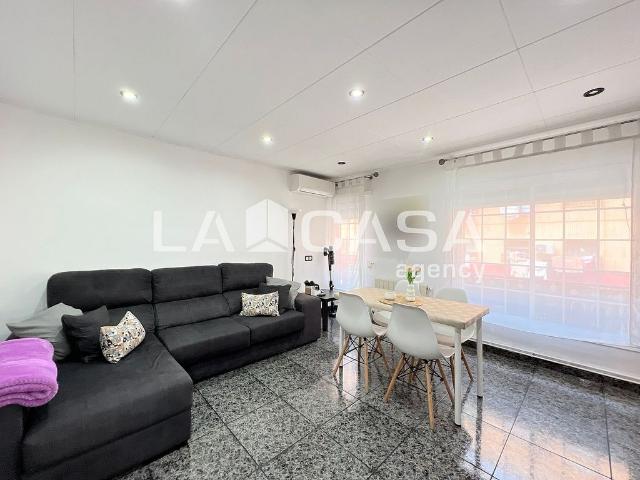 Piso en venta en pasaje De la Mare de Déu de Pompeia, Badalona, de 58 m² 2 habitaciones por 179.000