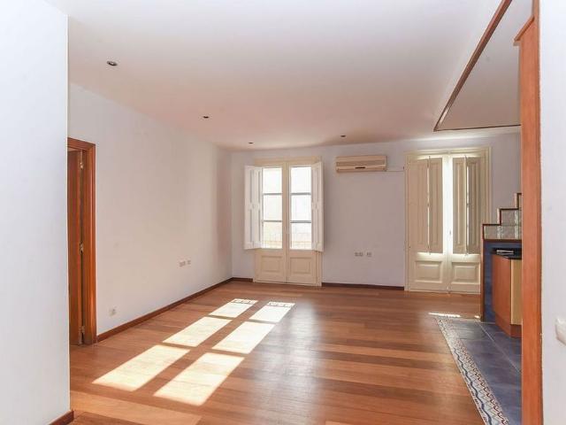 Piso en venta en pasaje Del Rellotge, Barcelona, de 80 m² 2 habitaciones por 329.000