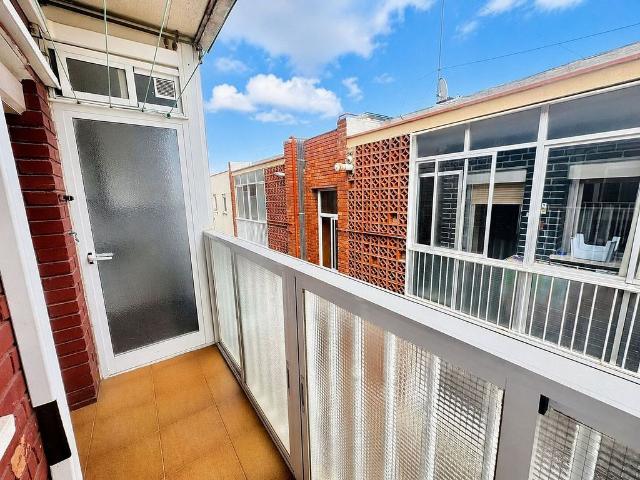 Piso en venta en pasaje Jordana, Montgat, de 65 m² 3 habitaciones por 240.000