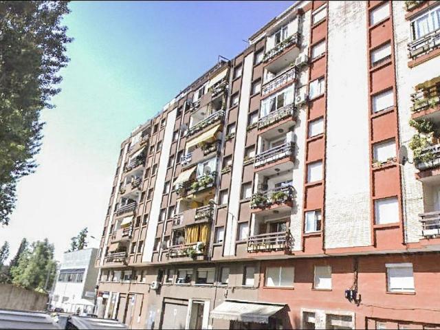 Piso en venta en pasaje Marconi, Rubí, de 79 m² 3 habitaciones por 167.000