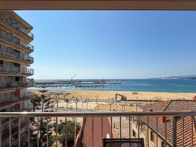 Piso en venta en paseo Mar, Palamós, de 58 m² 3 habitaciones por 590.000