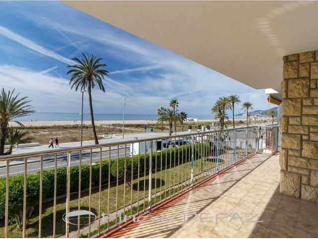 Piso en venta en paseo Marítim de Les Botigues, Castelldefels, de 110 m² 3 habitaciones por 780.000