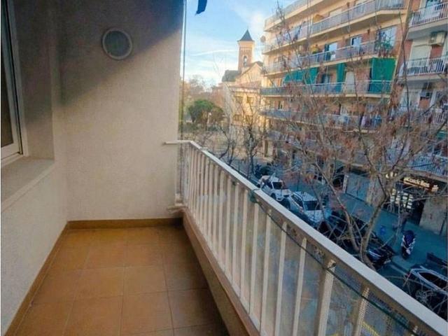 Piso en venta en paseo De Cordelles, Cerdanyola del Vallès, de 78 m² 3 habitaciones por 280.000