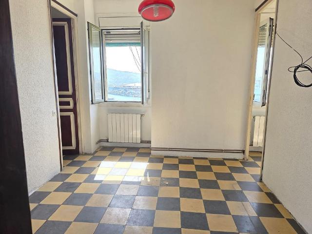 Piso en venta en paseo De Joan de Borbó, Barcelona, de 47 m² 3 habitaciones por 490.000