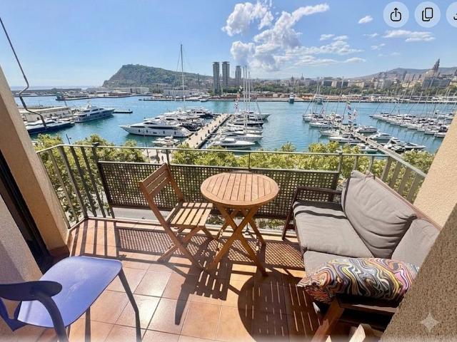 Piso en venta en paseo De Joan de Borbó, Barcelona, de 65 m² 3 habitaciones por 645.000