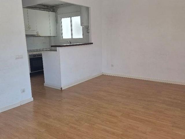 Piso en venta en paseo De la Marina, Castelldefels, de 79 m² 3 habitaciones por 395.000