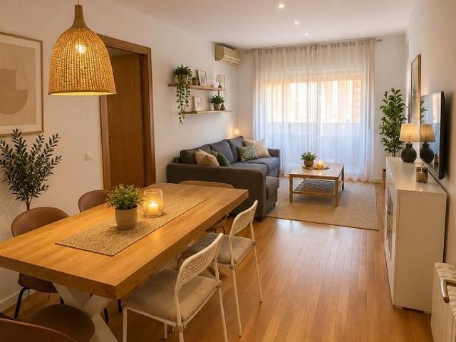 Piso en venta en paseo De Lormont, Castelldefels, de 83 m² 3 habitaciones por 435.000
