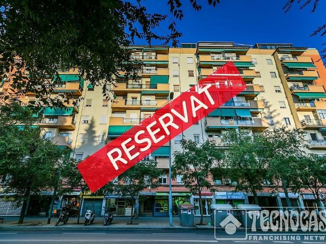 Piso en venta en paseo De Torras i Bages, Barcelona, de 60 m² 3 habitaciones por 260.000
