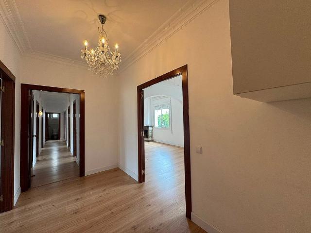 Piso en venta en paseo De Valldaura, Barcelona, de 125 m² 5 habitaciones por 510.000