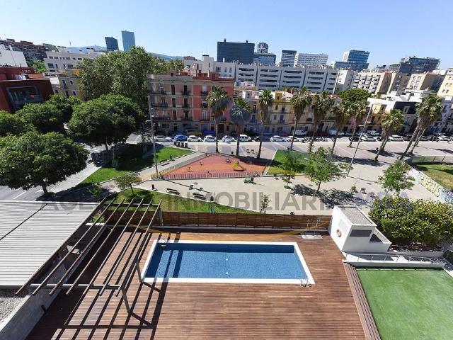Piso en venta en paseo Del Taulat, Barcelona, de 72 m² 3 habitaciones por 690.000