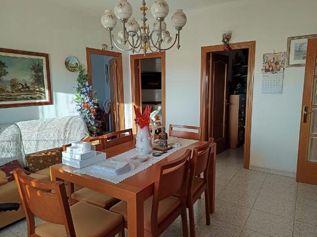 Piso en venta en paseo Del Vintidos de Juliol, Terrassa, de 65 m² 3 habitaciones por 150.000