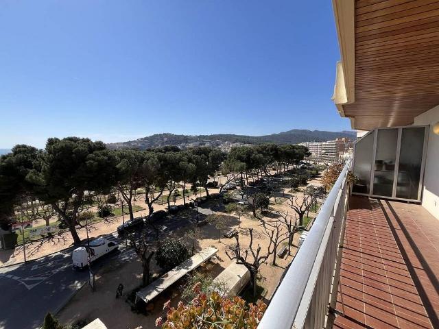 Piso en venta en paseo Dels Guíxols, Sant Feliu de Guíxols, de 120 m² 3 habitaciones por 650.000