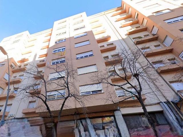 Piso en venta en paseo Dels Països Catalans, Salt, de 78 m² 3 habitaciones por 92.000