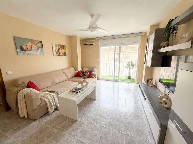 Piso en venta en paseo Dels Països Catalans, Salt, de 85 m² 3 habitaciones por 189.000