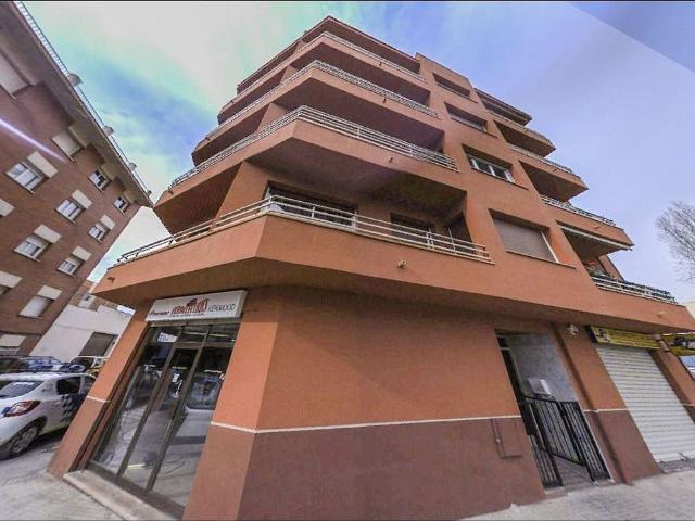 Piso en venta en paseo D'hortsavinyà, Pineda de Mar, de 77 m² 3 habitaciones por 128.000