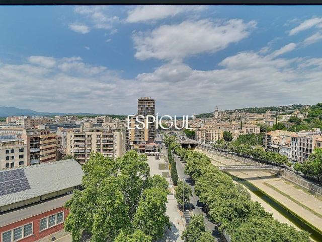 Piso en venta en paseo General Mendoza, Girona, de 178 m² 5 habitaciones por 620.000