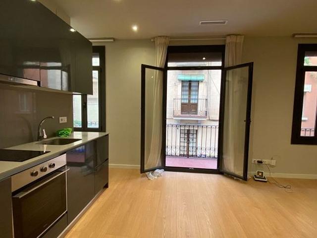 Piso en venta en paseo Juan de Borbón, Barcelona, de 45 m² 1 habitación por 270.000