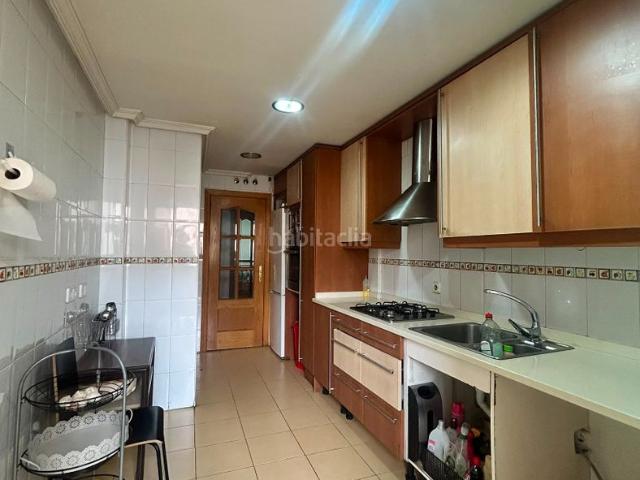 Piso en venta en Parla, El Nido Fuentes. CASALIA presenta: Piso seminuevo de 4 dormitorios con garaje y trastero Zona El Nido Las Fuentes. Pisos.