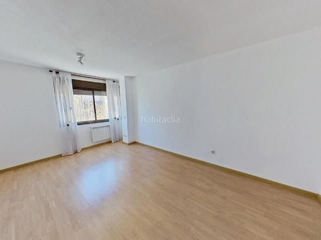 Piso en venta en Parla, Laguna Park. Pisos.