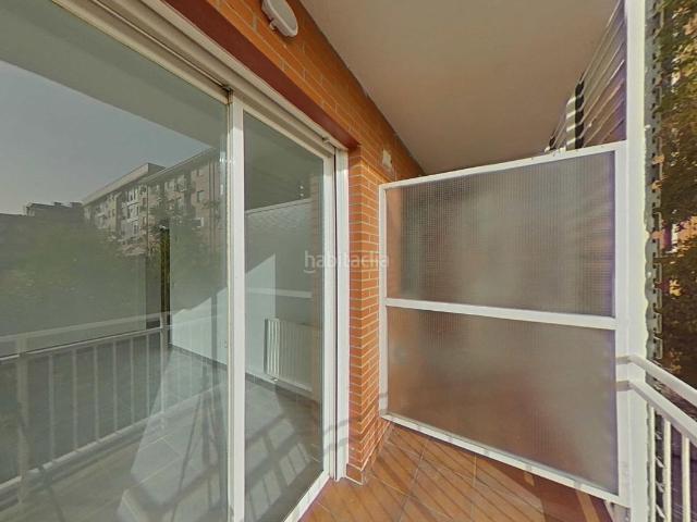 Piso en venta en Parla, Las Américas. Elegante Piso Alquilado en Parla Zona Las Américas por 201.500. Pisos.