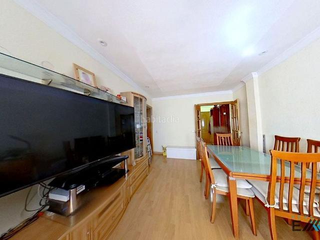 Piso en venta en Parla, Las Américas. Piso en Reyes. Pisos.
