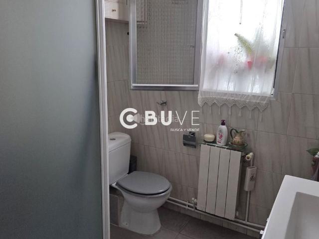 Piso en venta en Parla, Parque Inlasa. Amplio piso de 3 dormitorios con ascensor en una de las mejores zonas de Parla Si buscas una vivienda cómoda, luminosa y bien ubi. Pisos.