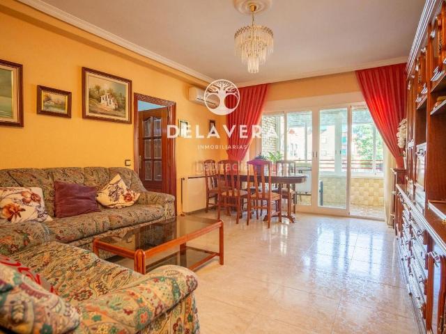 Piso en venta en Parla, Reyes. en Parla. Pisos.