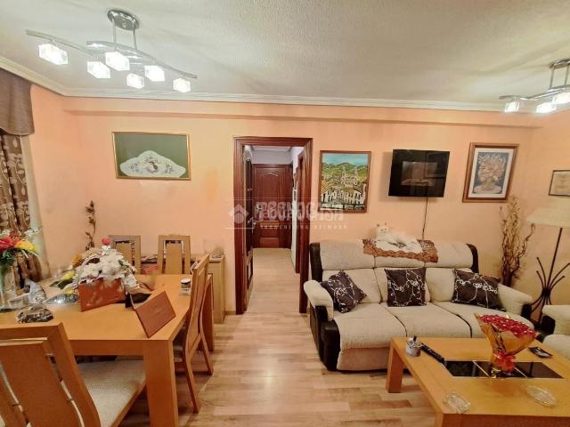 Piso en venta en Parla, Reyes. Piso en venta en Parla. Pisos.
