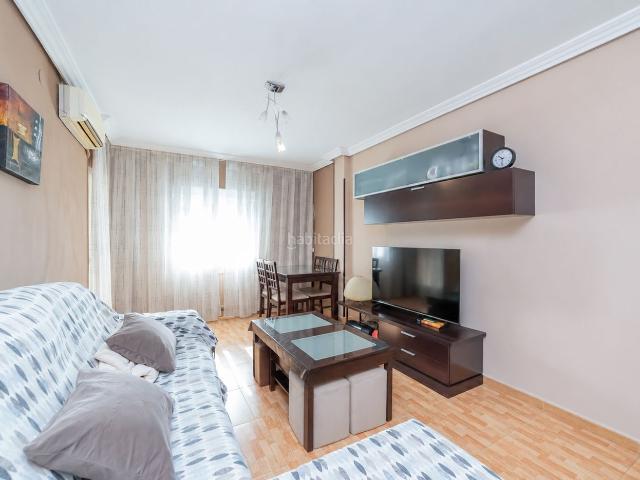 Piso en venta en Parla, Reyes. Piso en venta en Travesía Isabel II. Pisos.
