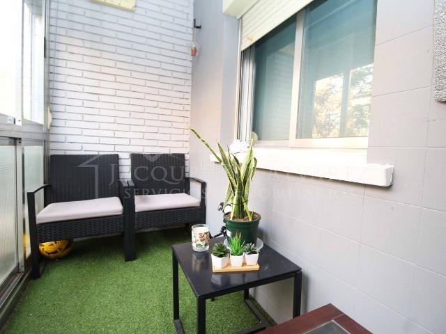 Piso en venta en Parla, Reyes. Piso en zona Reyes 3 dormitorios, baño, aseo, terraza, ascensor y plaza de garaje incluida en el precio. Pisos.