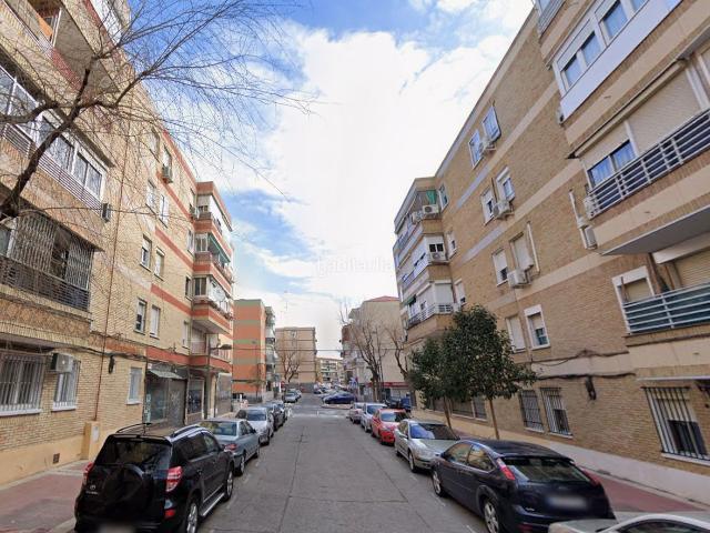 Piso en venta en Parla, Reyes. Pisos.