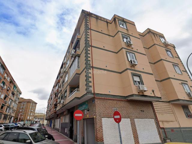Piso en venta en Parla, Reyes. Pisos.