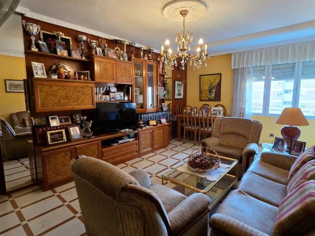Piso en venta en Parla, Villayuventus Renfe. ROOM HOUSE Inmobiliaria VENDE. Pisos.