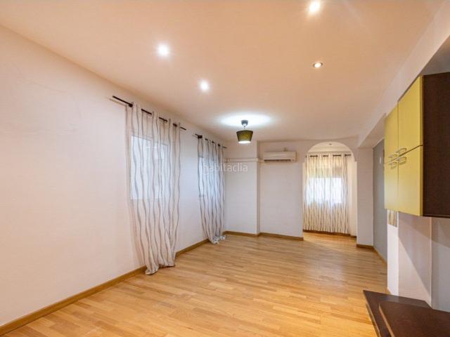 Piso en venta en Paterna, Centro Ciudad. OPORTUNIDAD INVERSORES! Piso reformado en Santísimo Cristo de la Fe Ideal para invertir. Pisos.